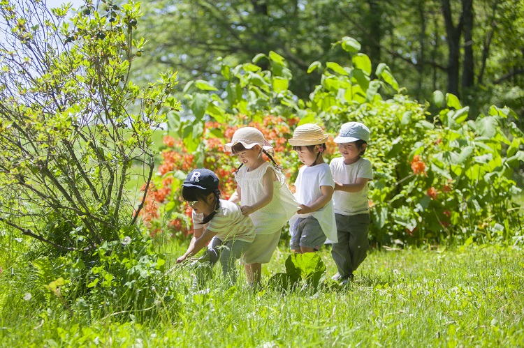 3歳児の外遊び！今こそ「楽しさ」と「学び」を屋外で体験しよう！