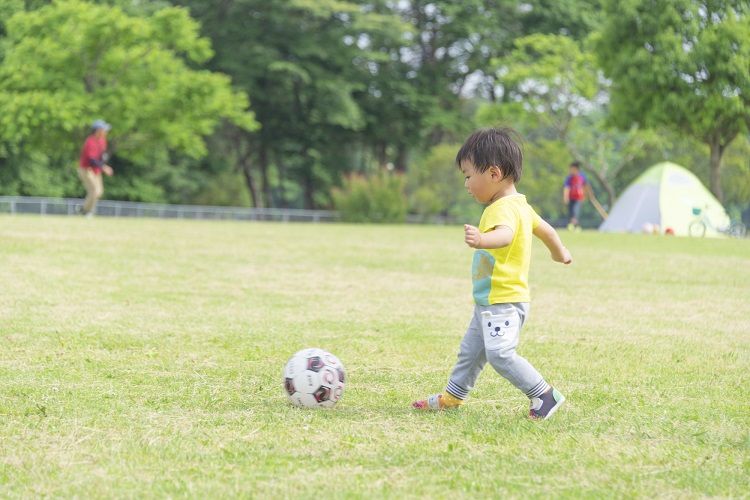 幼児ボール遊び